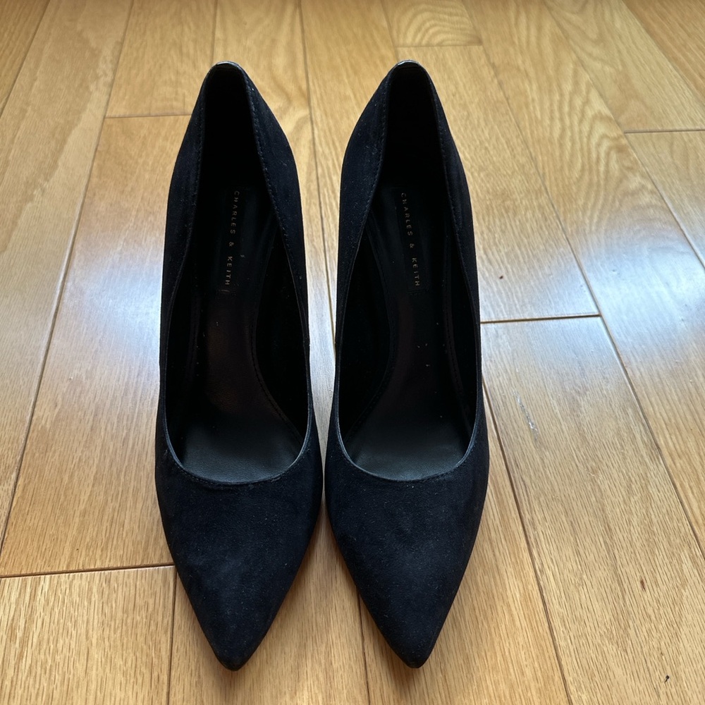 Elegant Black Suede Charles & Keith Pumps (Size 8)